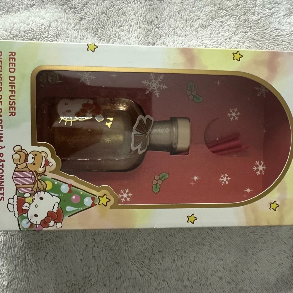 Hello Kitty Yellow Citrus Soap Dispenser and Tulip Reed Diffuser